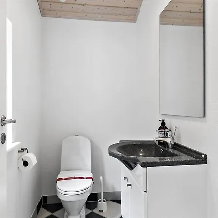 1435-aakirkeby-aedjavejen-10 Tatil Evi Vester Somarken