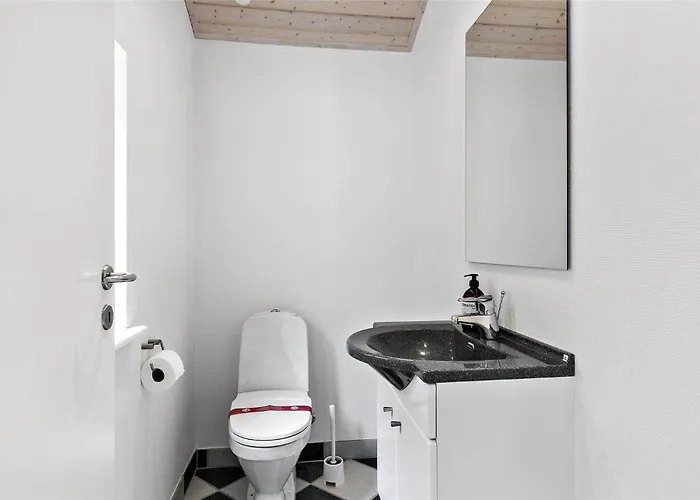 1435-aakirkeby-aedjavejen-10 Сasa de vacaciones Vester Somarken